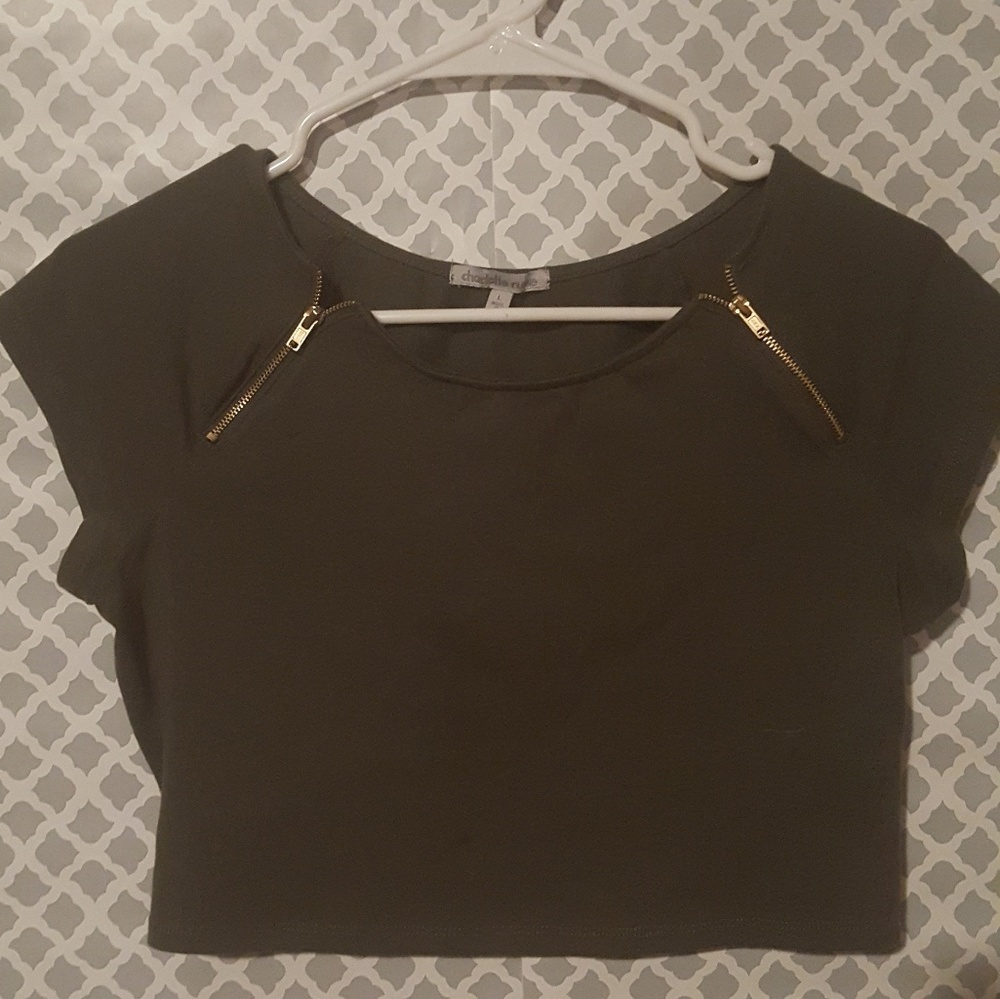 A t-shirt like crop top
